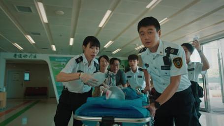 医生拼搏无畏，奔跑吧！背后的勇气与使命
