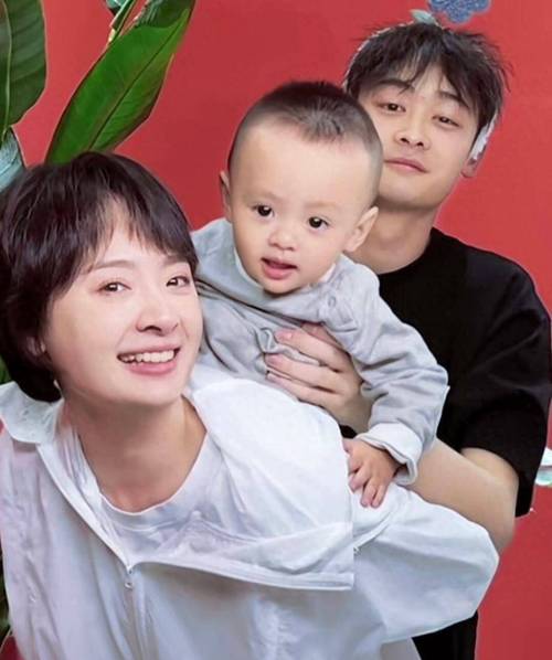 演员孙铱勇敢公开患脑动脉瘤，坦言正积极治疗恢复